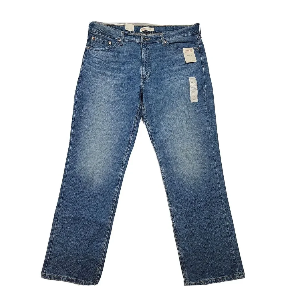 Levi's Strauss Signature Jeans Athletic Fit Size 40 x 30 Medium Wash Blue Denim